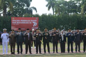 Danrem 043 Hadiri Upacara Hari Bhayangkara ke 77 